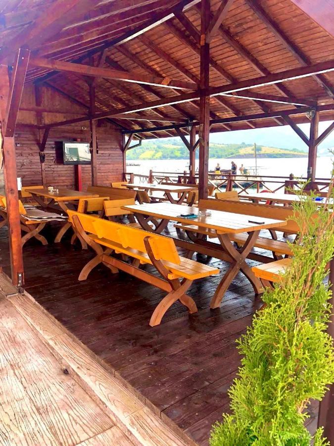 Mustaciosul Dunarii Hotel Ieşelniţa Exterior foto