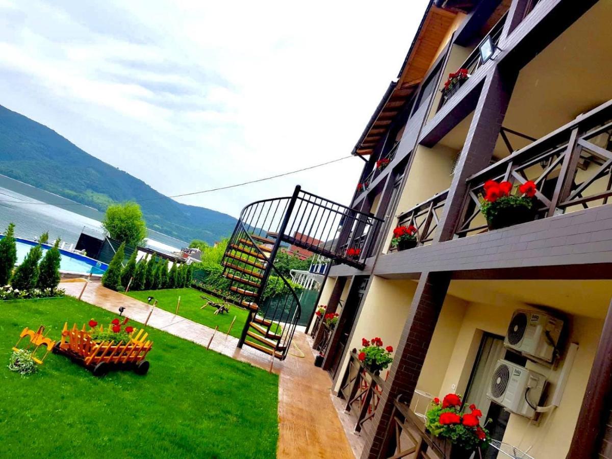 Mustaciosul Dunarii Hotel Ieşelniţa Exterior foto