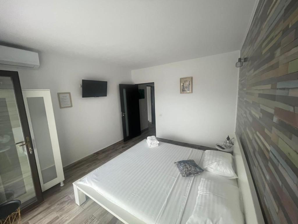 Mustaciosul Dunarii Hotel Ieşelniţa Exterior foto